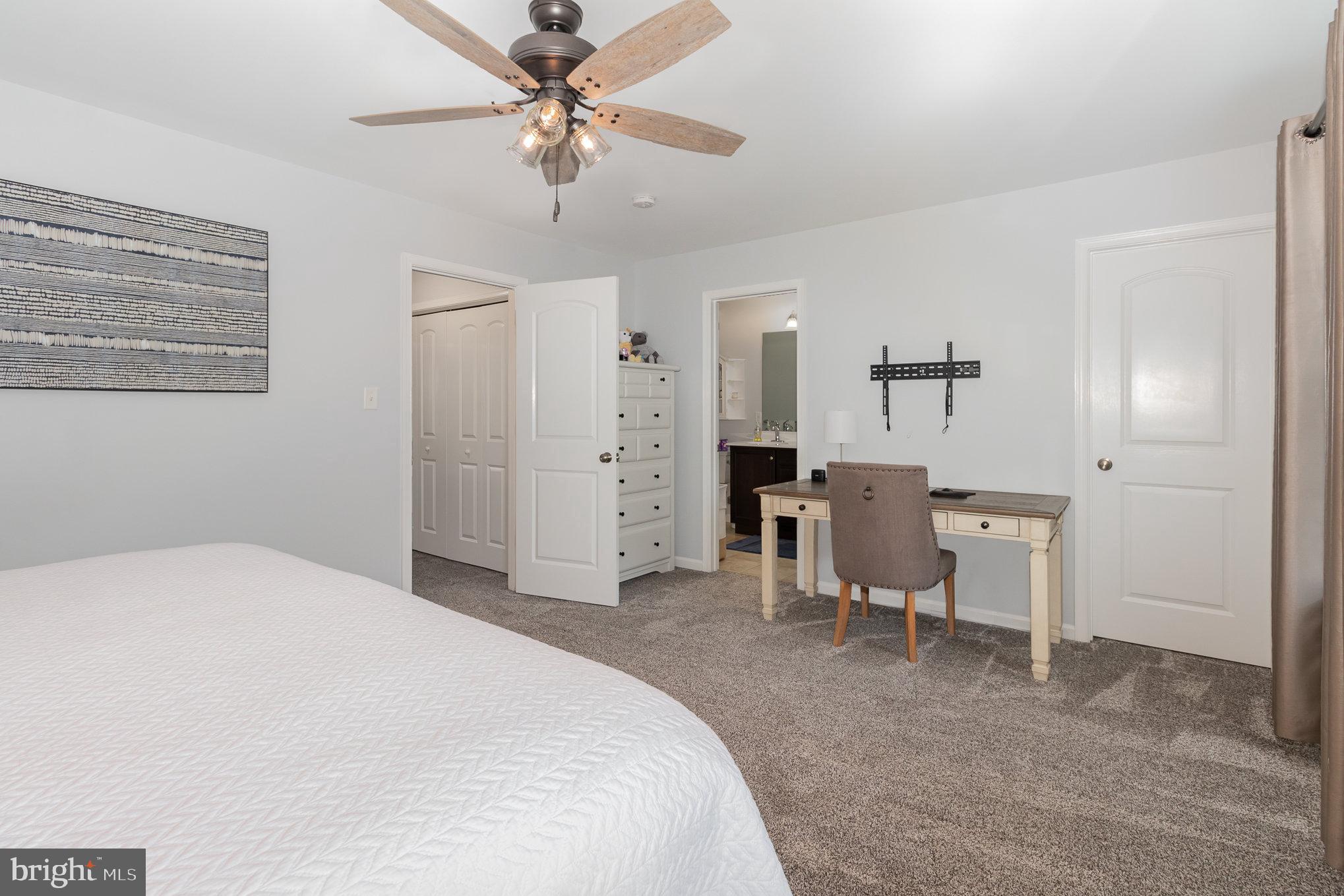 4 Vista Cir