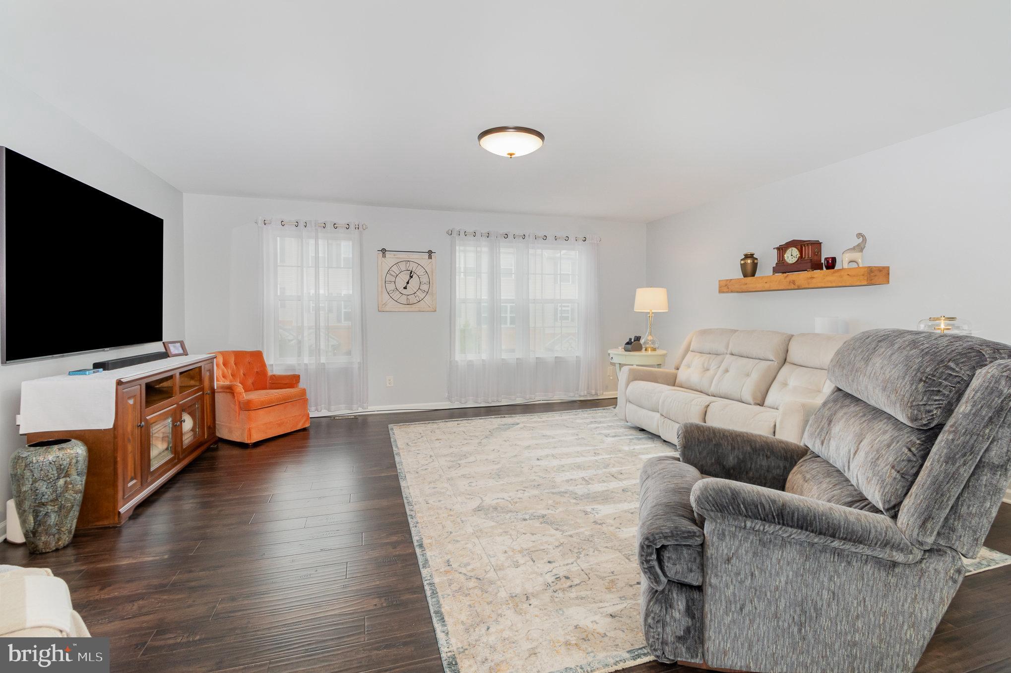 4 Vista Cir