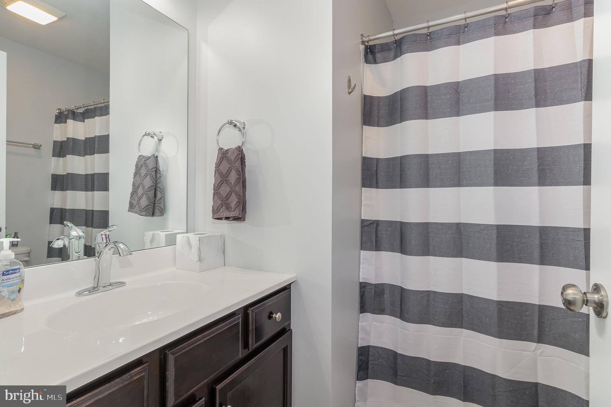 4 Vista Cir