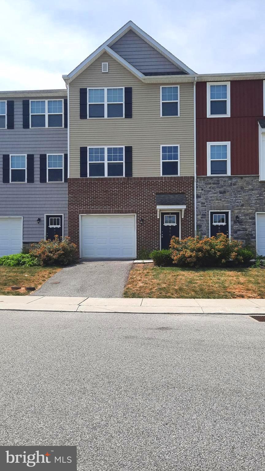 806 ADMIRALS QUAY DR