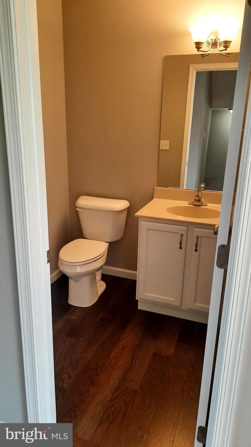 806 ADMIRALS QUAY DR