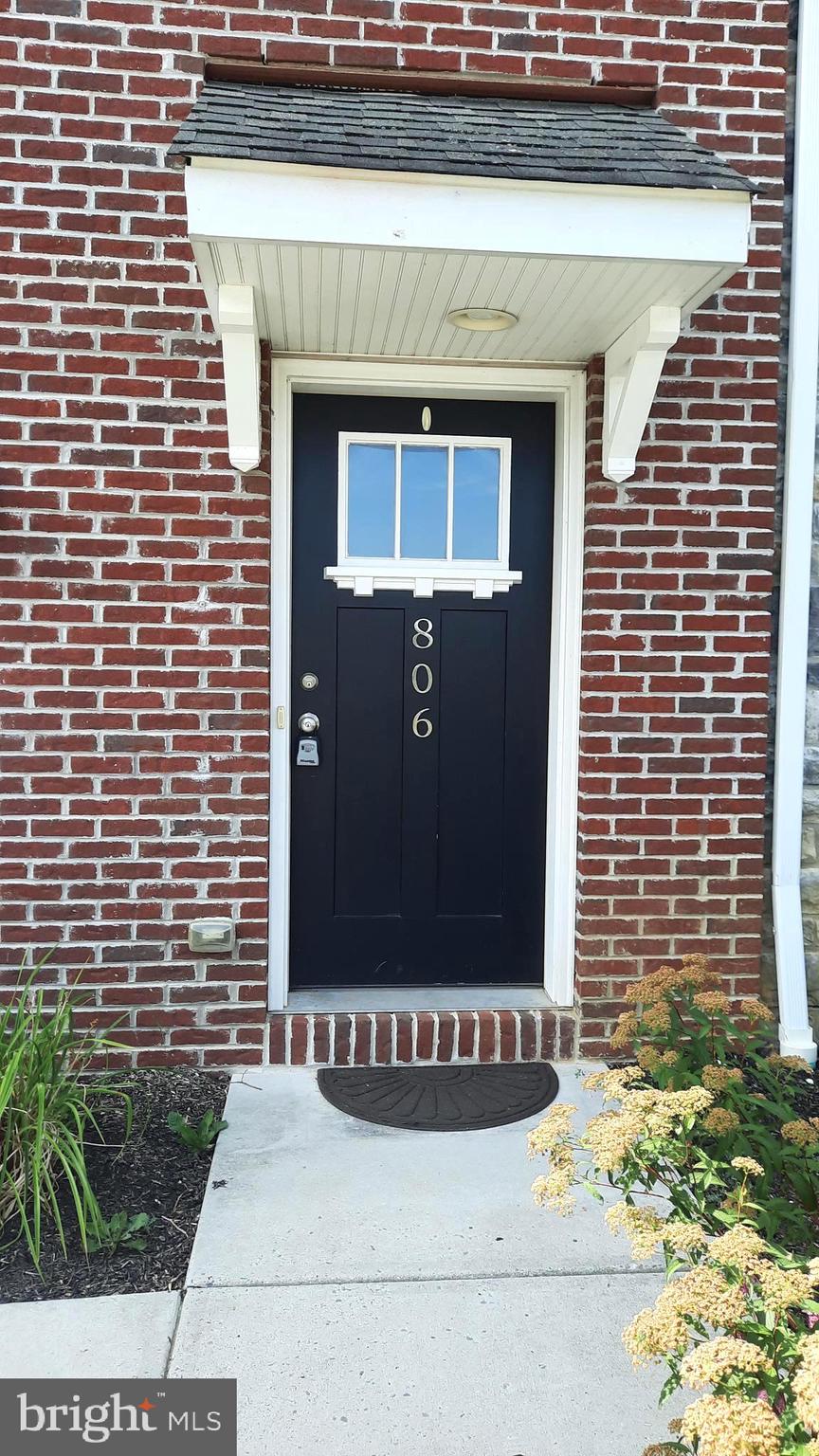 806 ADMIRALS QUAY DR