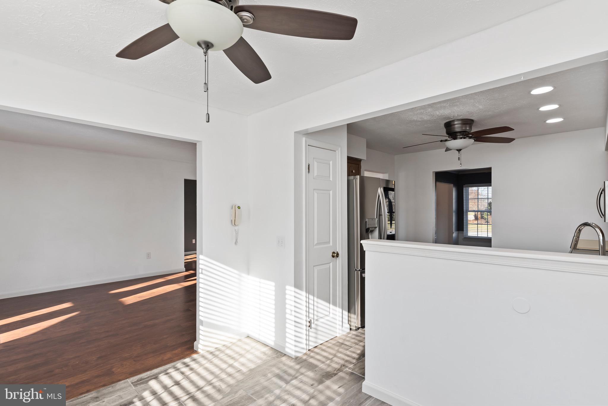 12 BRIARWOOD CT