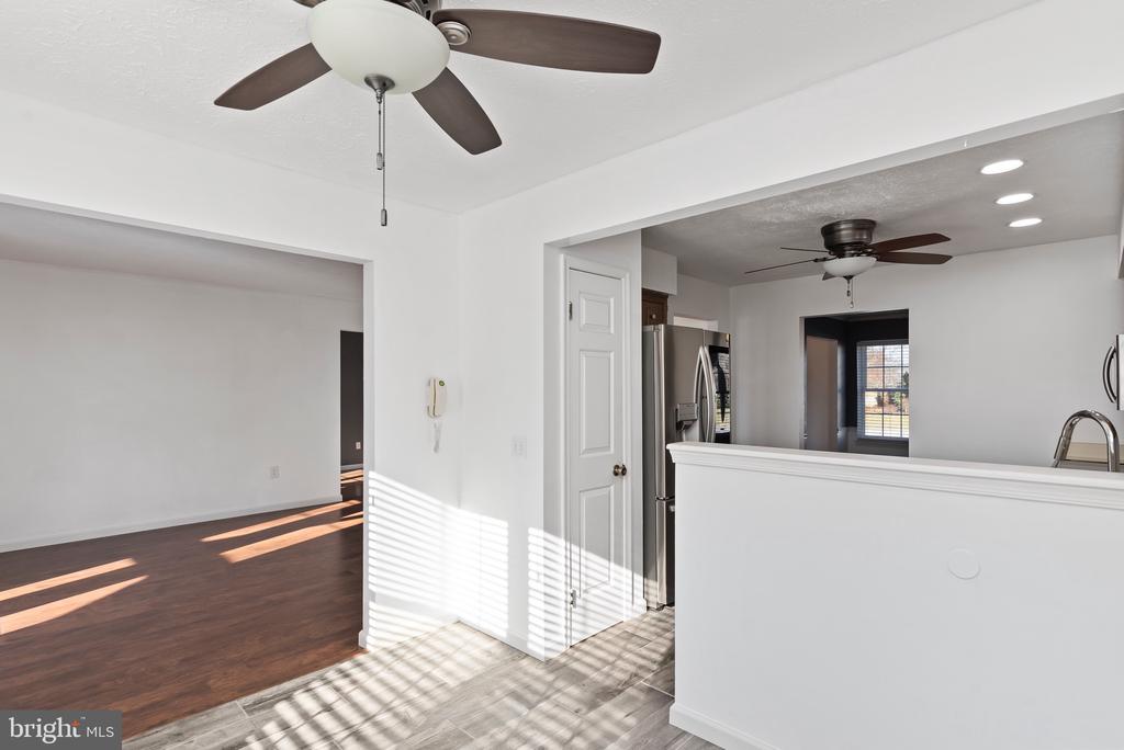 12 BRIARWOOD CT