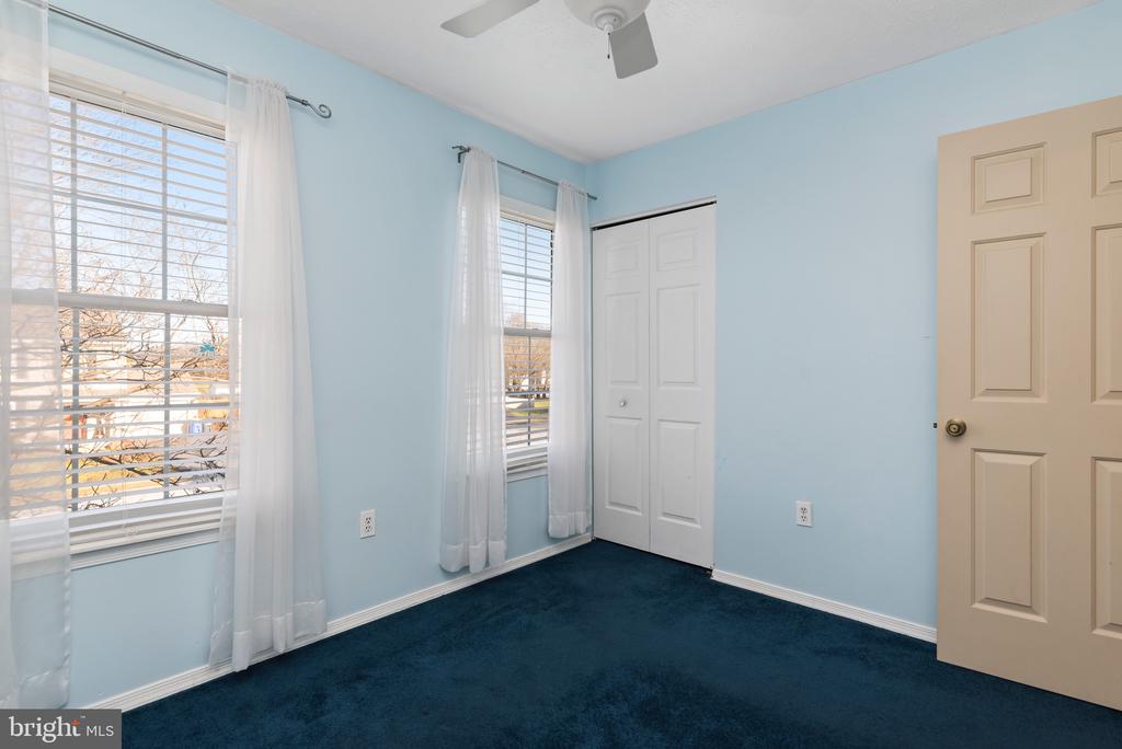 12 BRIARWOOD CT