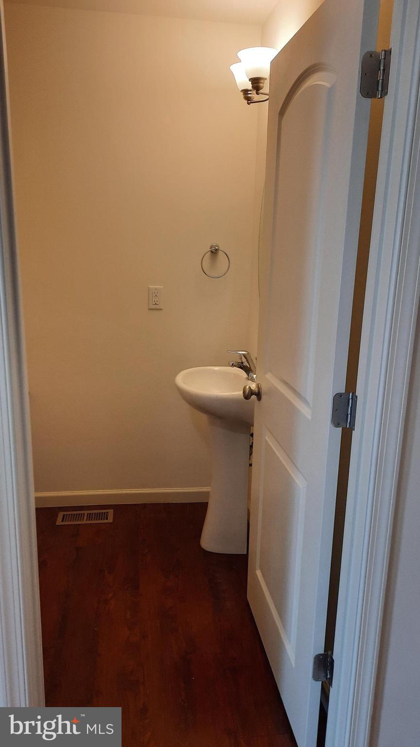 707 ADMIRALS QUAY DR