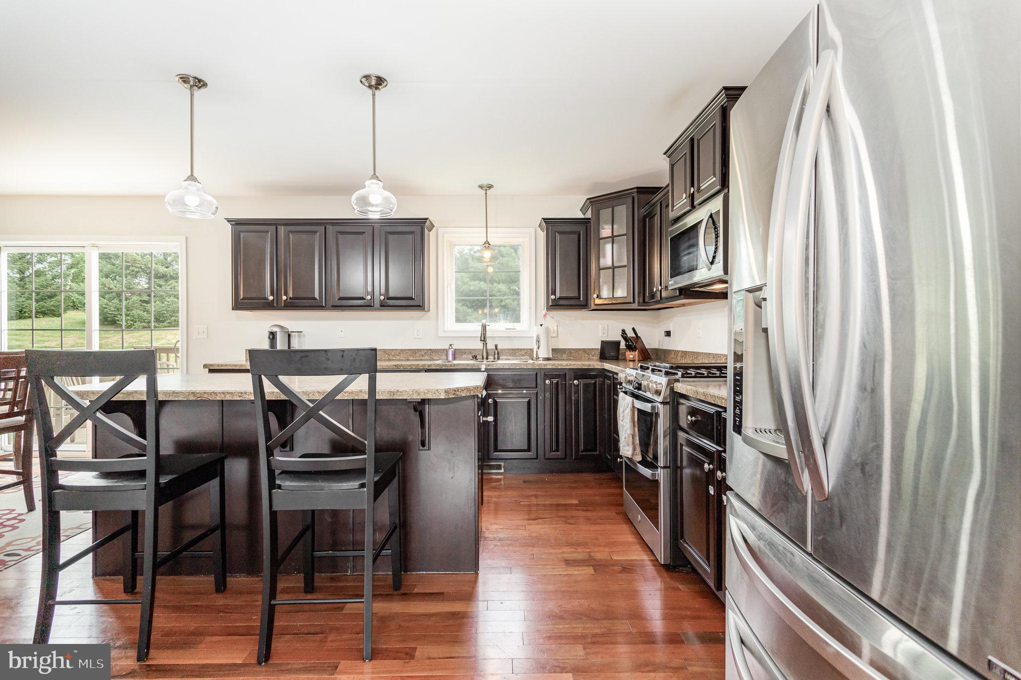 4585 Manor Dr