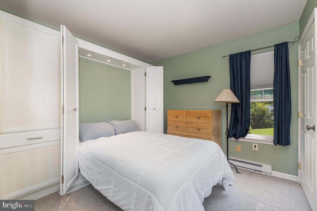 24 Lilac Dr