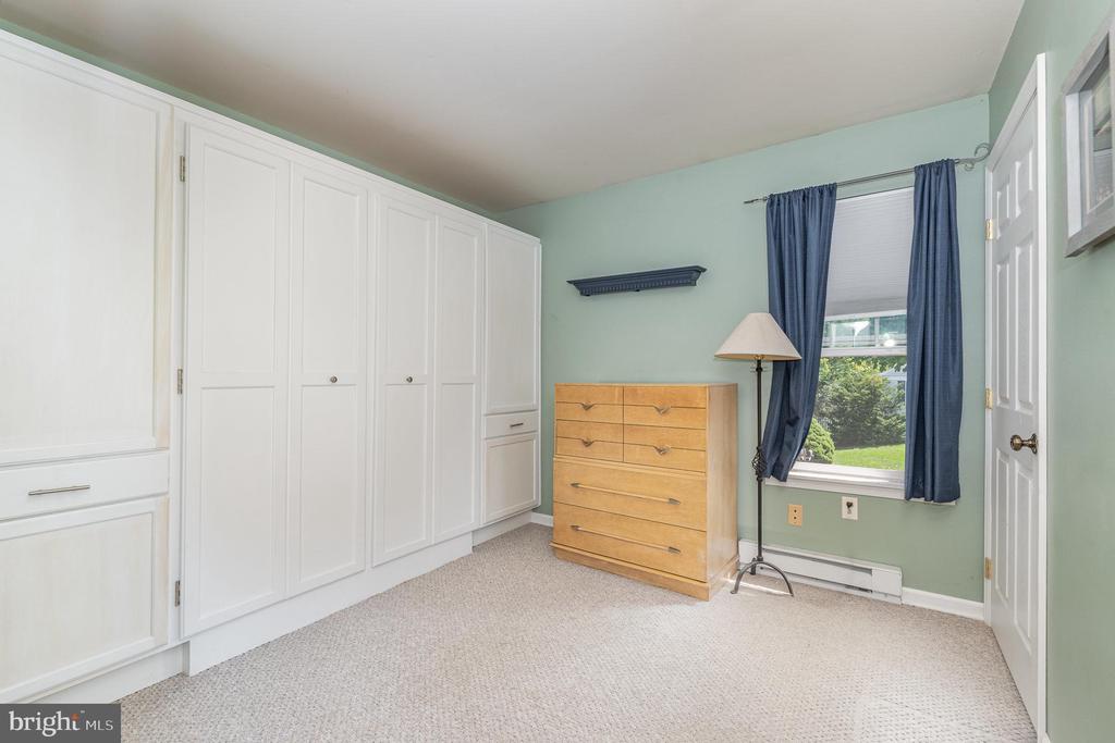 24 Lilac Dr