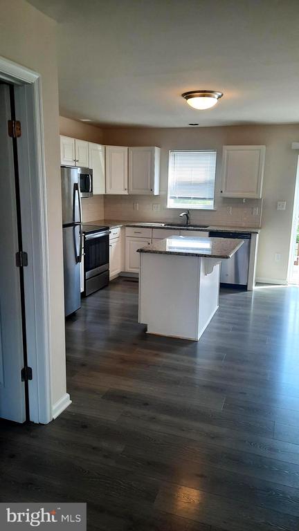 919 ADMIRALS QUAY DR