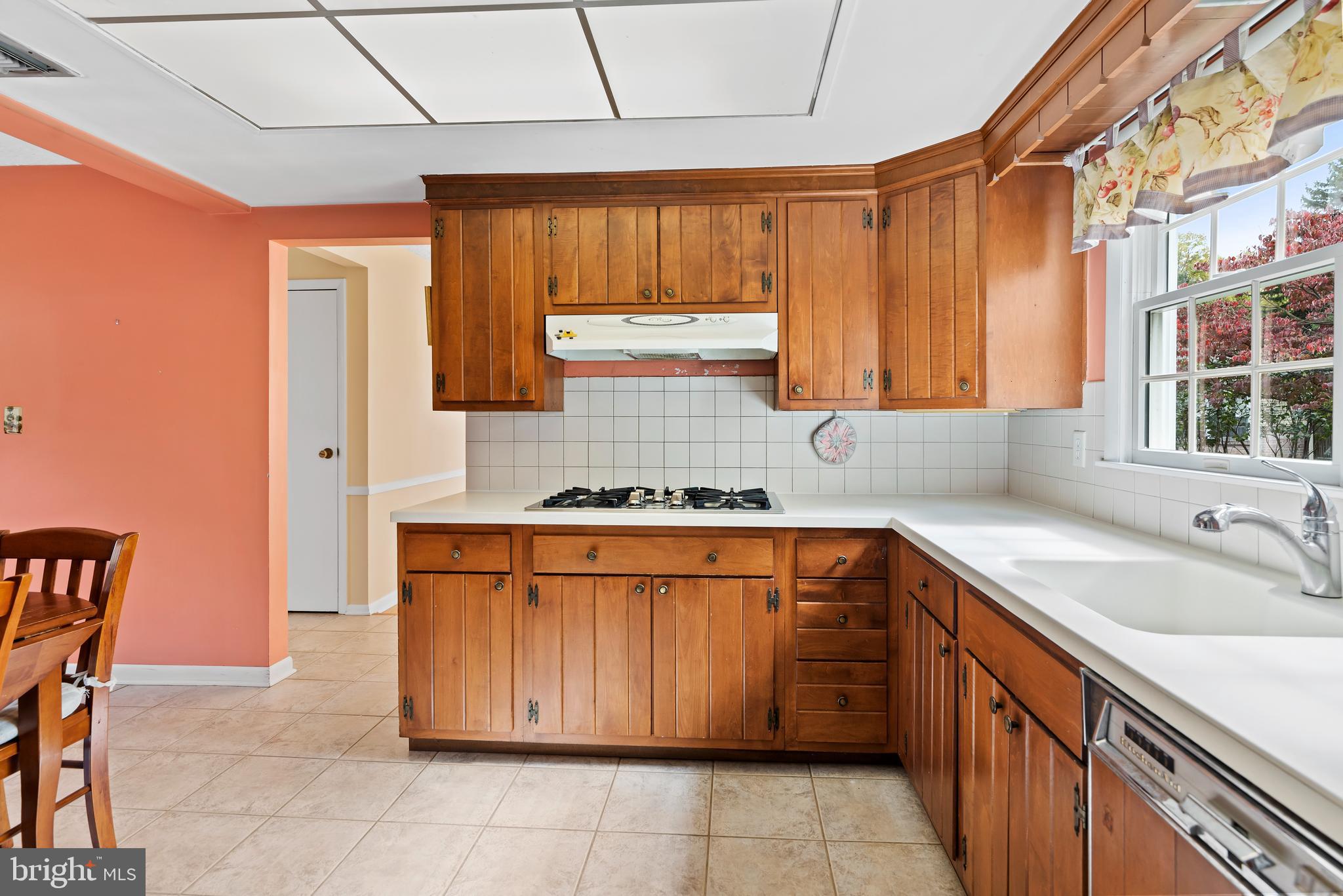422 Deerfield Rd