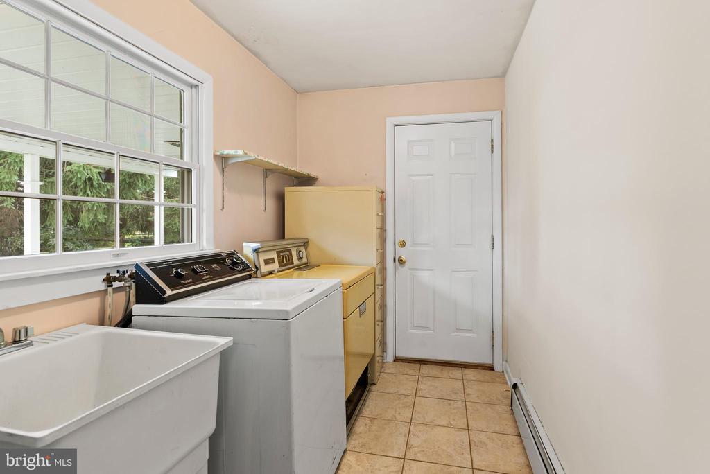422 Deerfield Rd