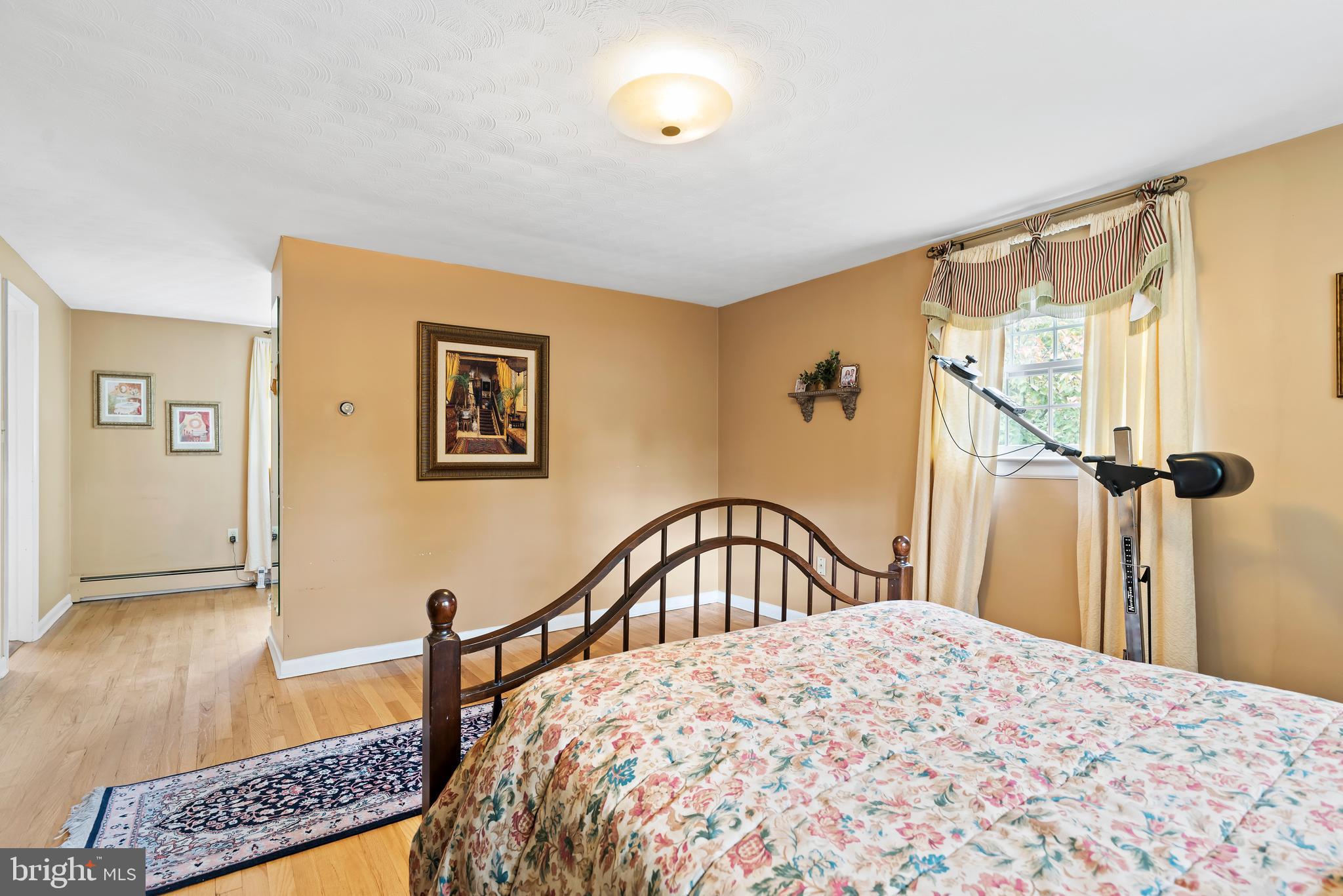 422 Deerfield Rd
