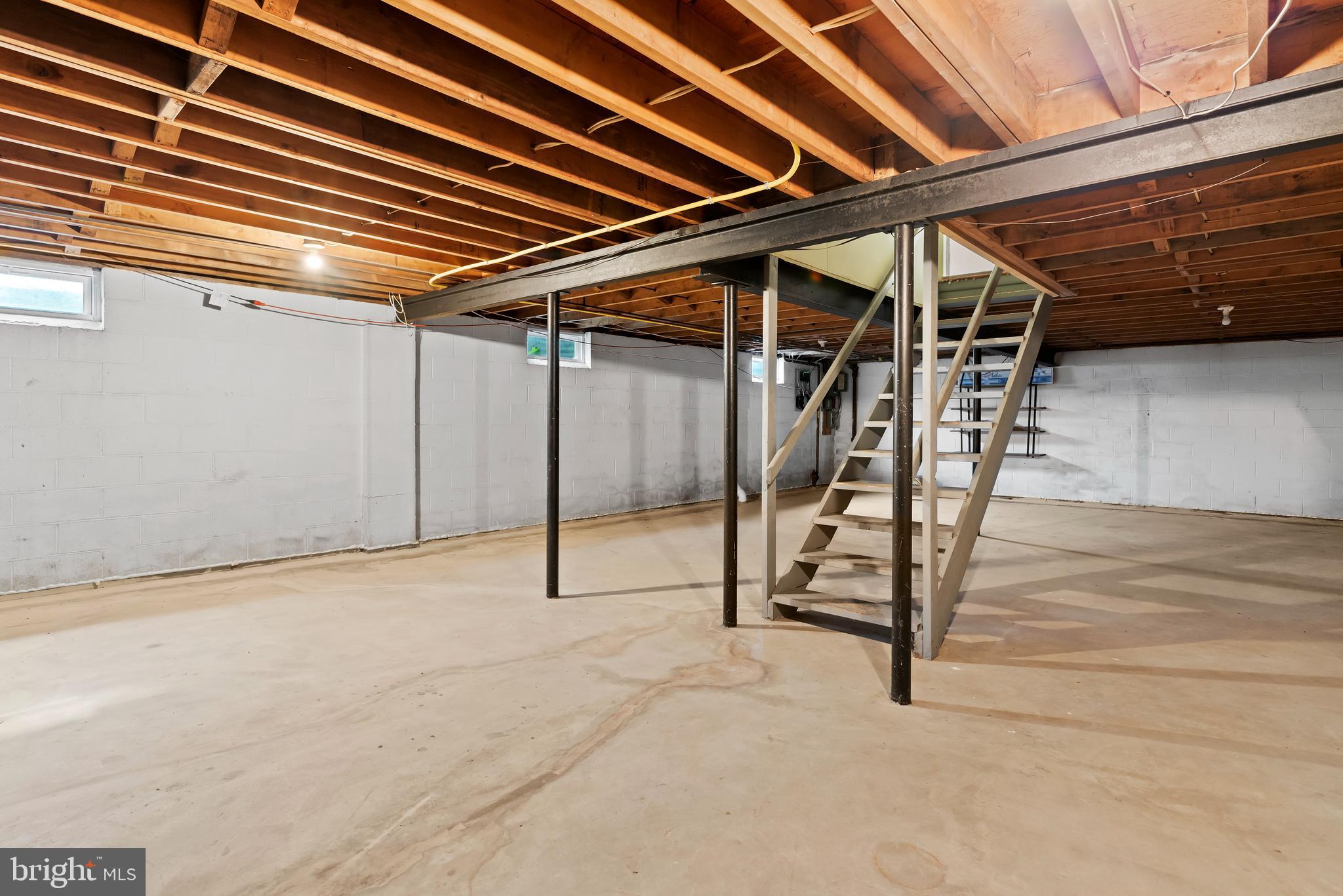 422 Deerfield Rd