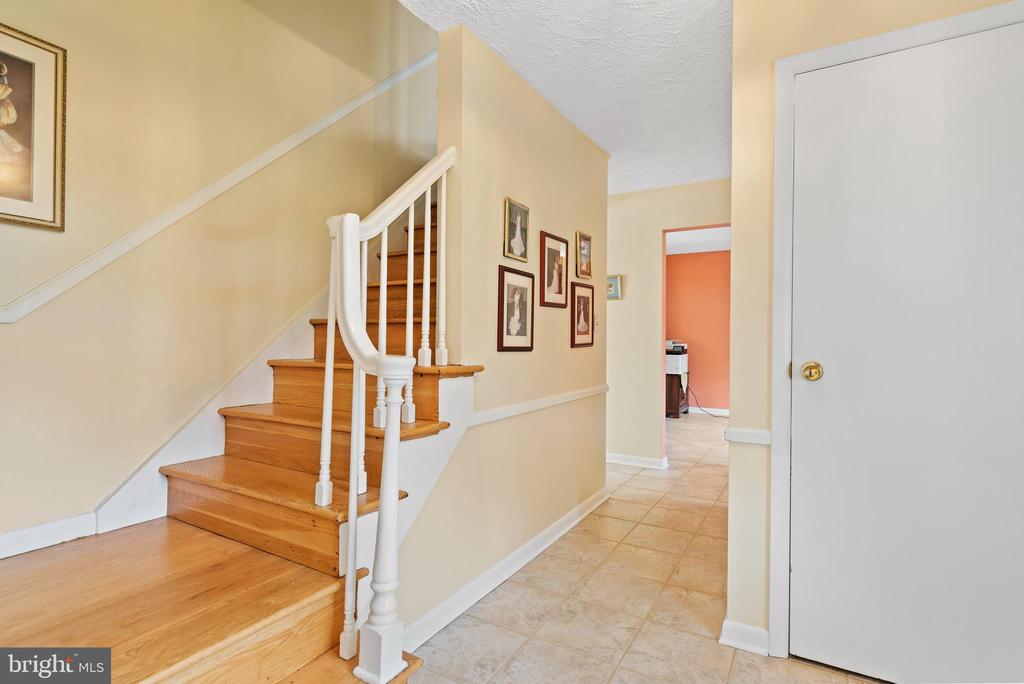 422 Deerfield Rd