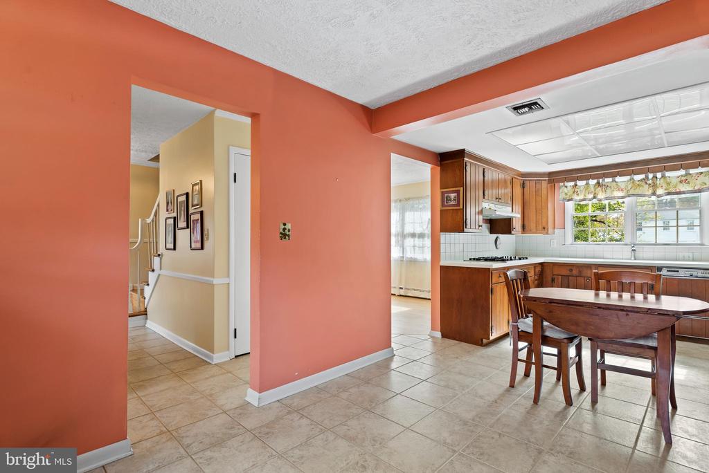 422 Deerfield Rd