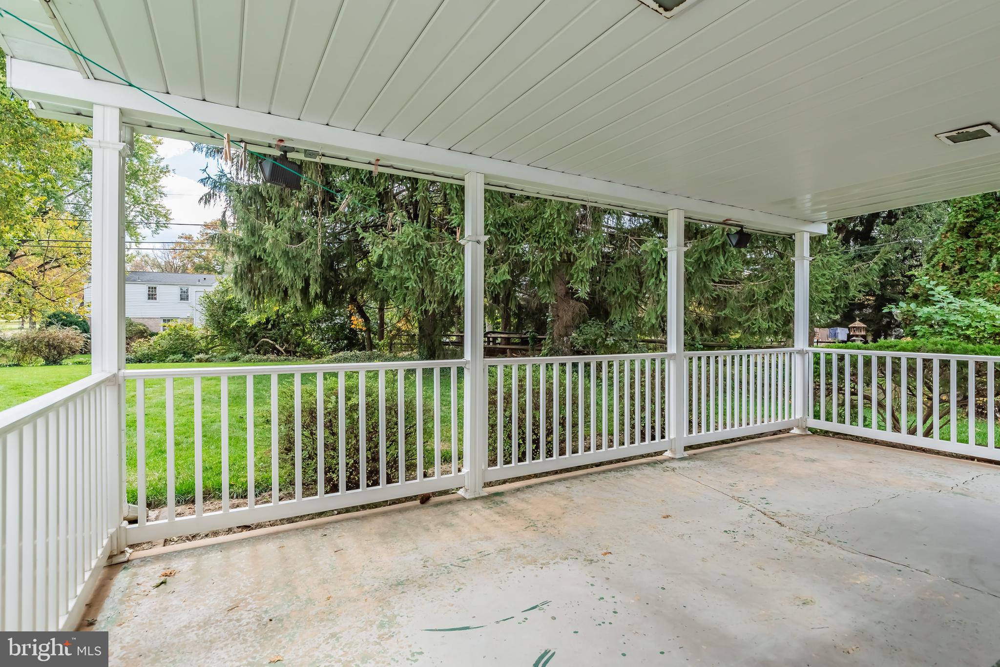 422 Deerfield Rd