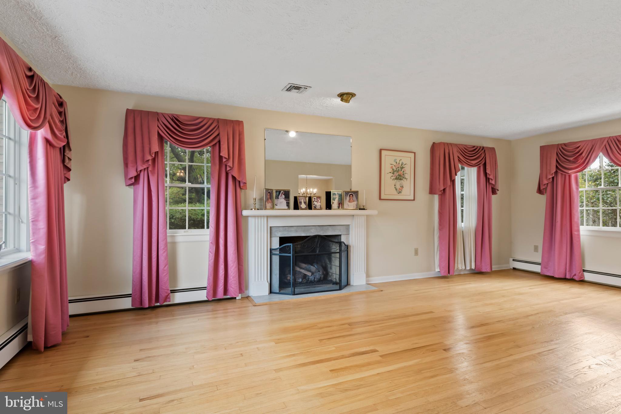 422 Deerfield Rd