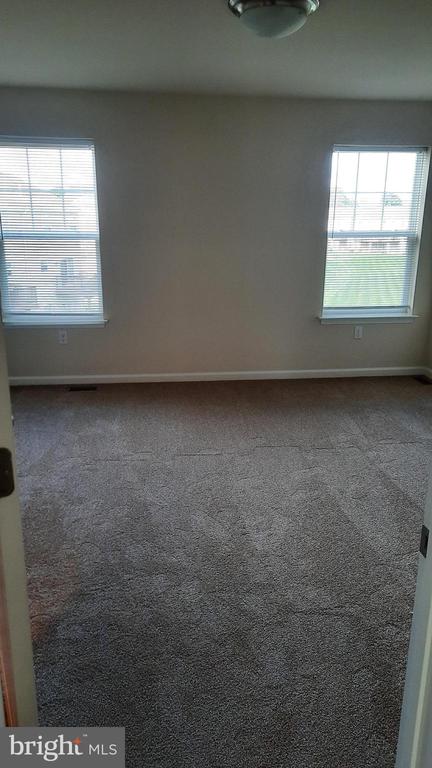 902 ADMIRALS QUAY DR