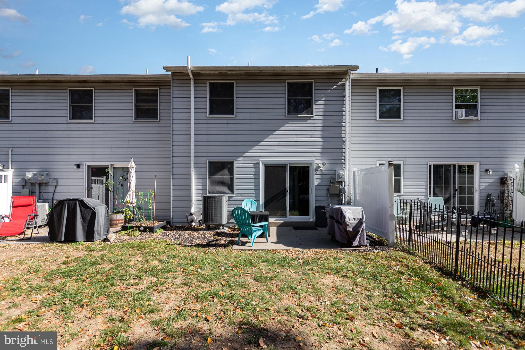 1716 English Dr