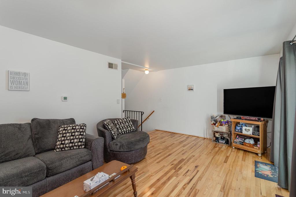 1716 English Dr