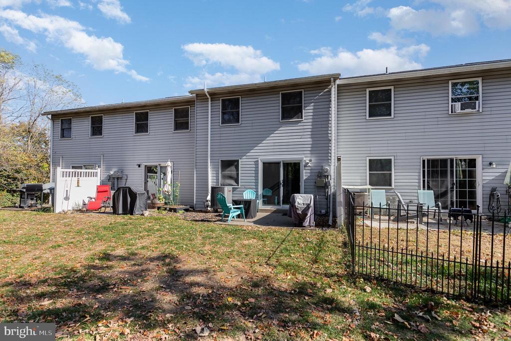 1716 English Dr