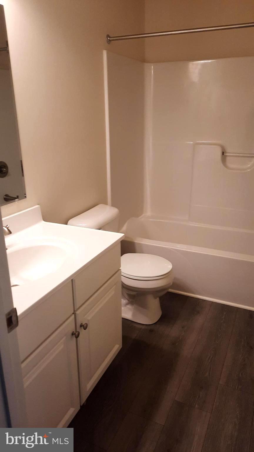 921 ADMIRALS QUAY DR