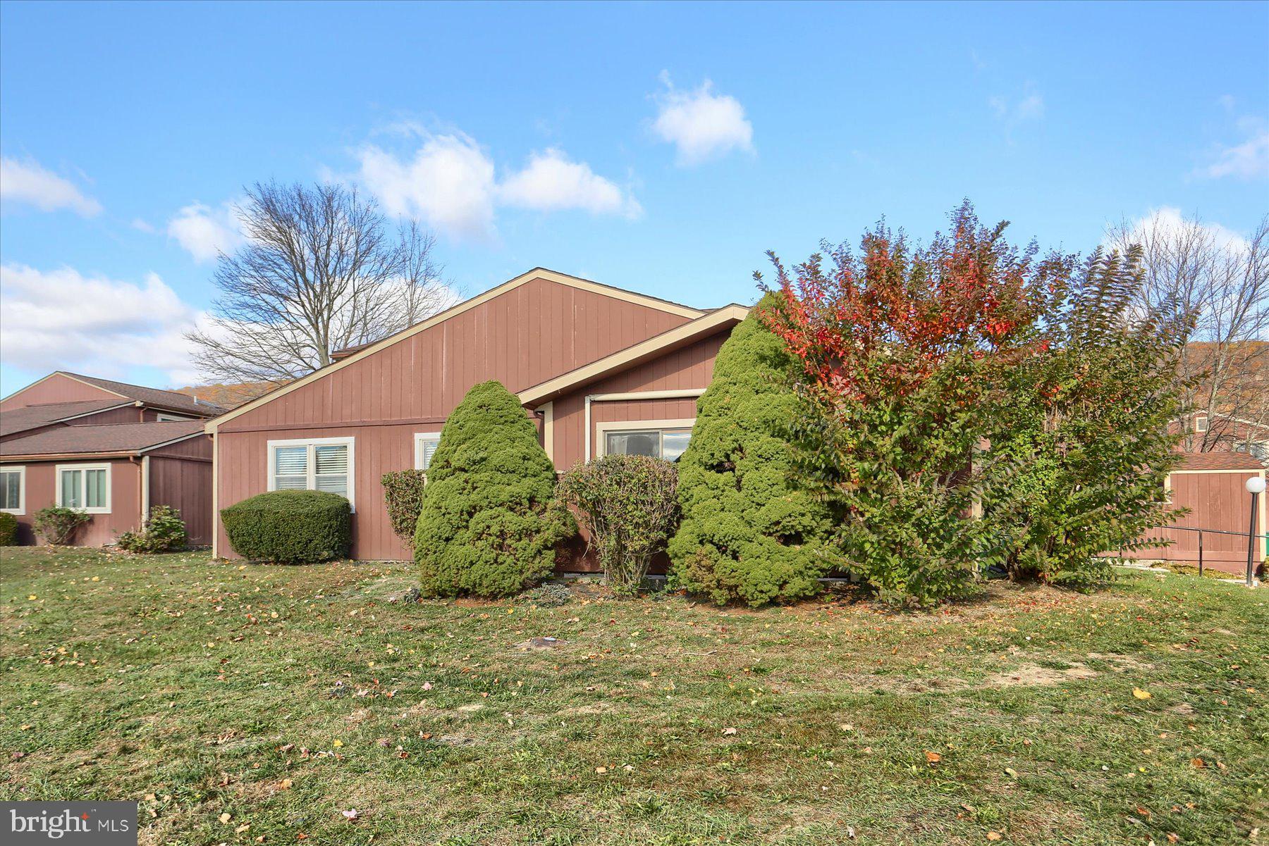 820 Lee Ln