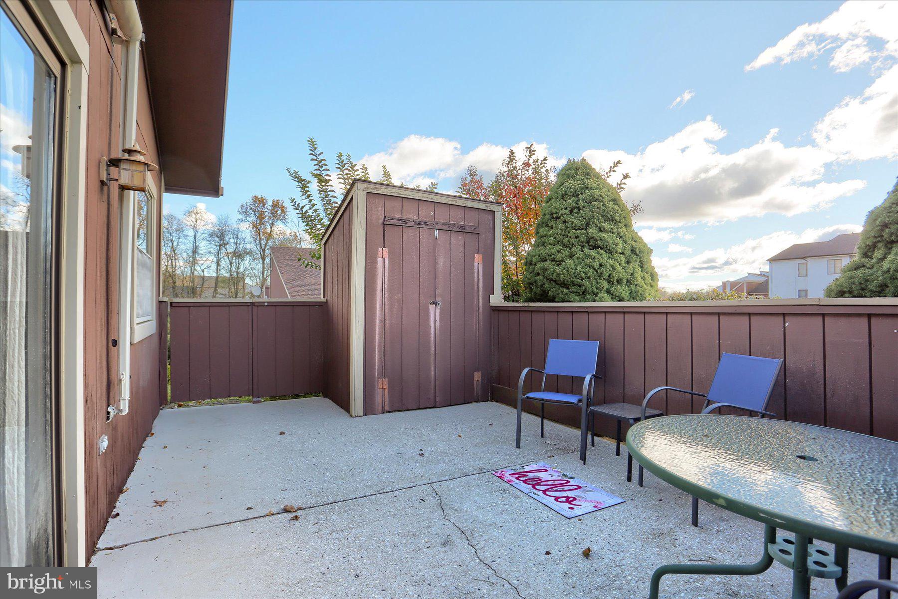 820 Lee Ln