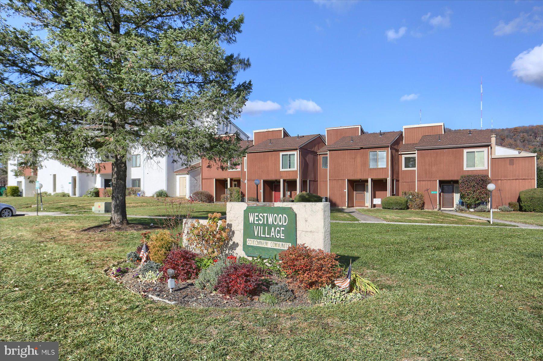 820 Lee Ln