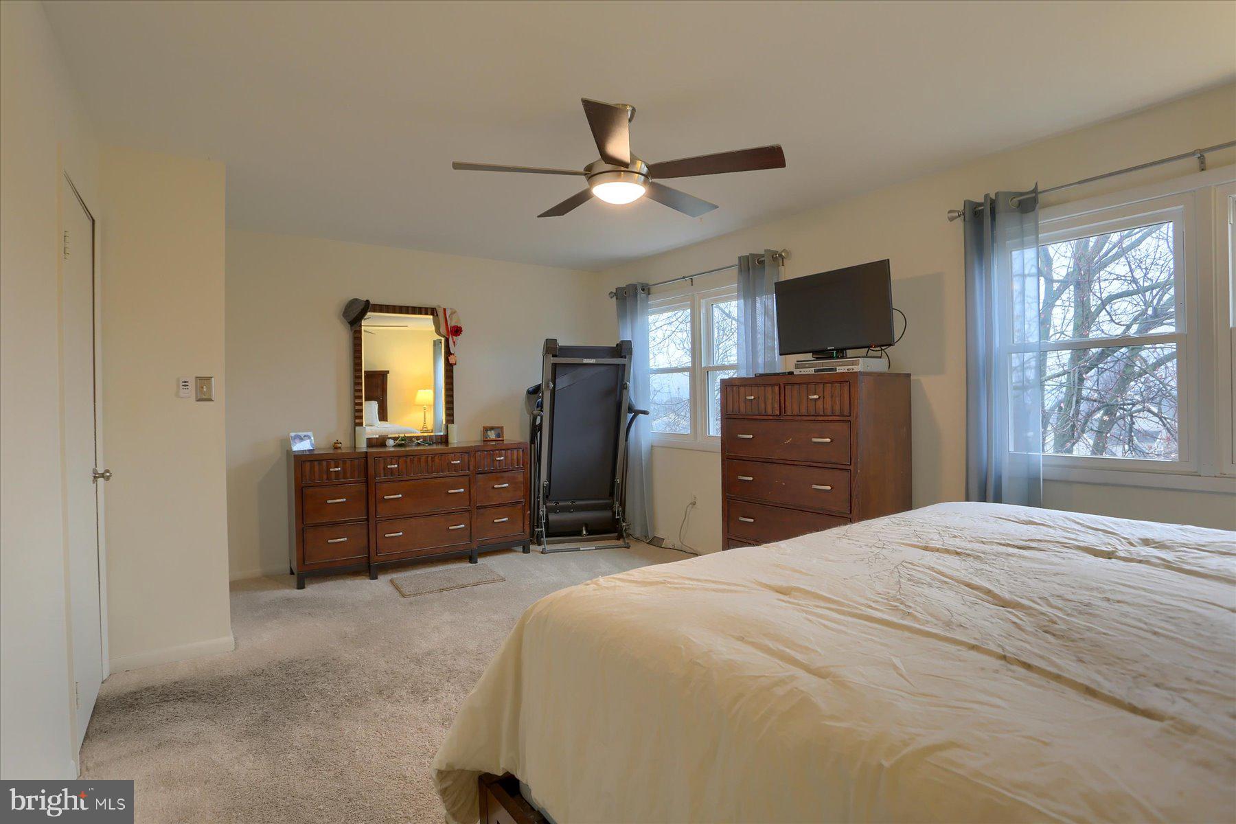 18 Drexel Pl