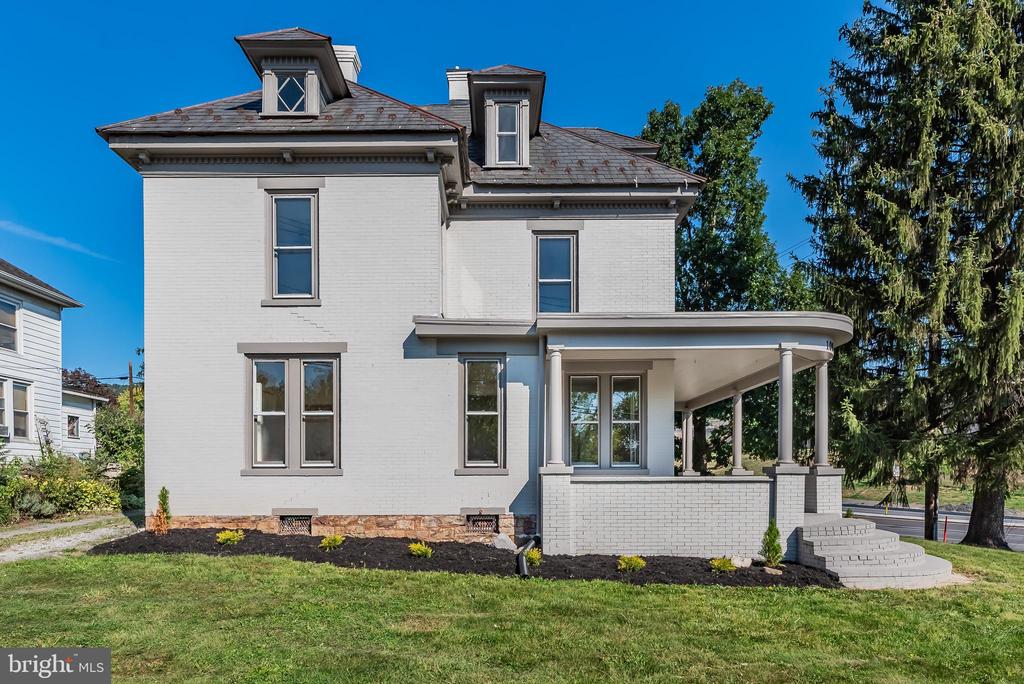 100 VALLEY RD