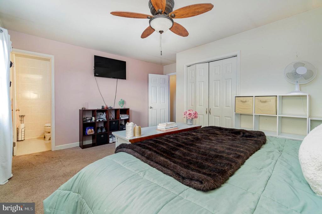1349 W Trindle Rd