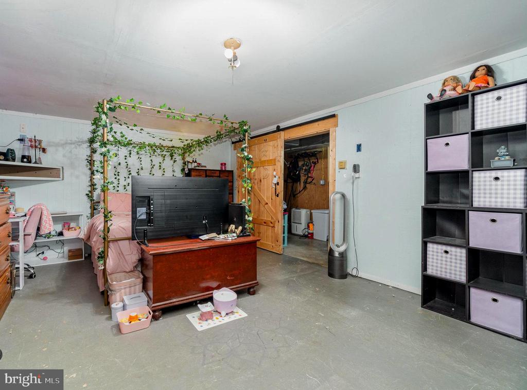 1349 W Trindle Rd