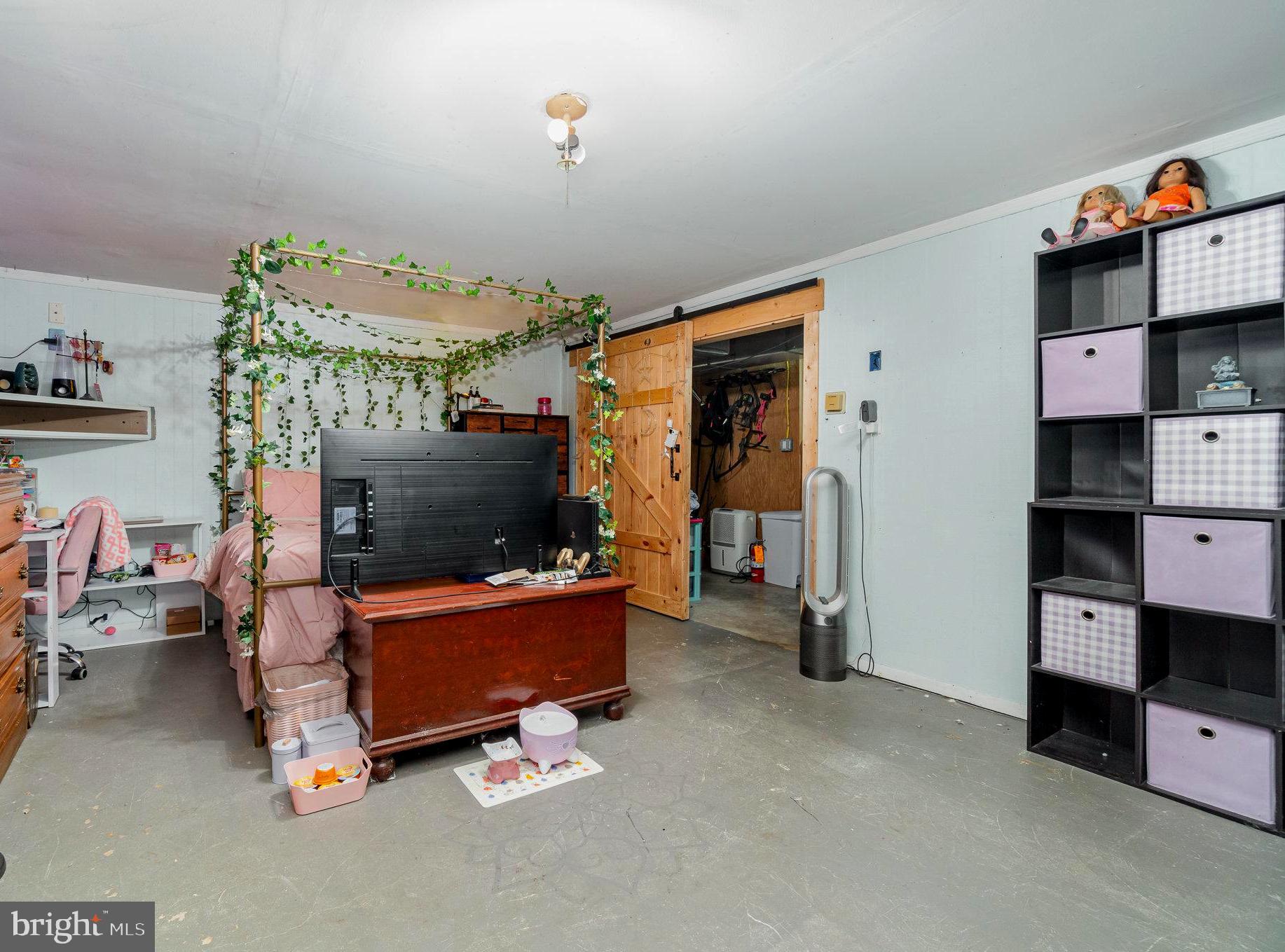 1349 W Trindle Rd