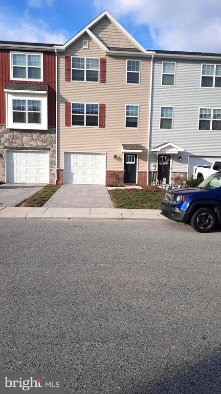 936 ADMIRALS QUAY DR