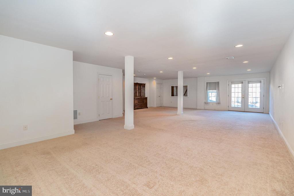 2293 Mill Rd