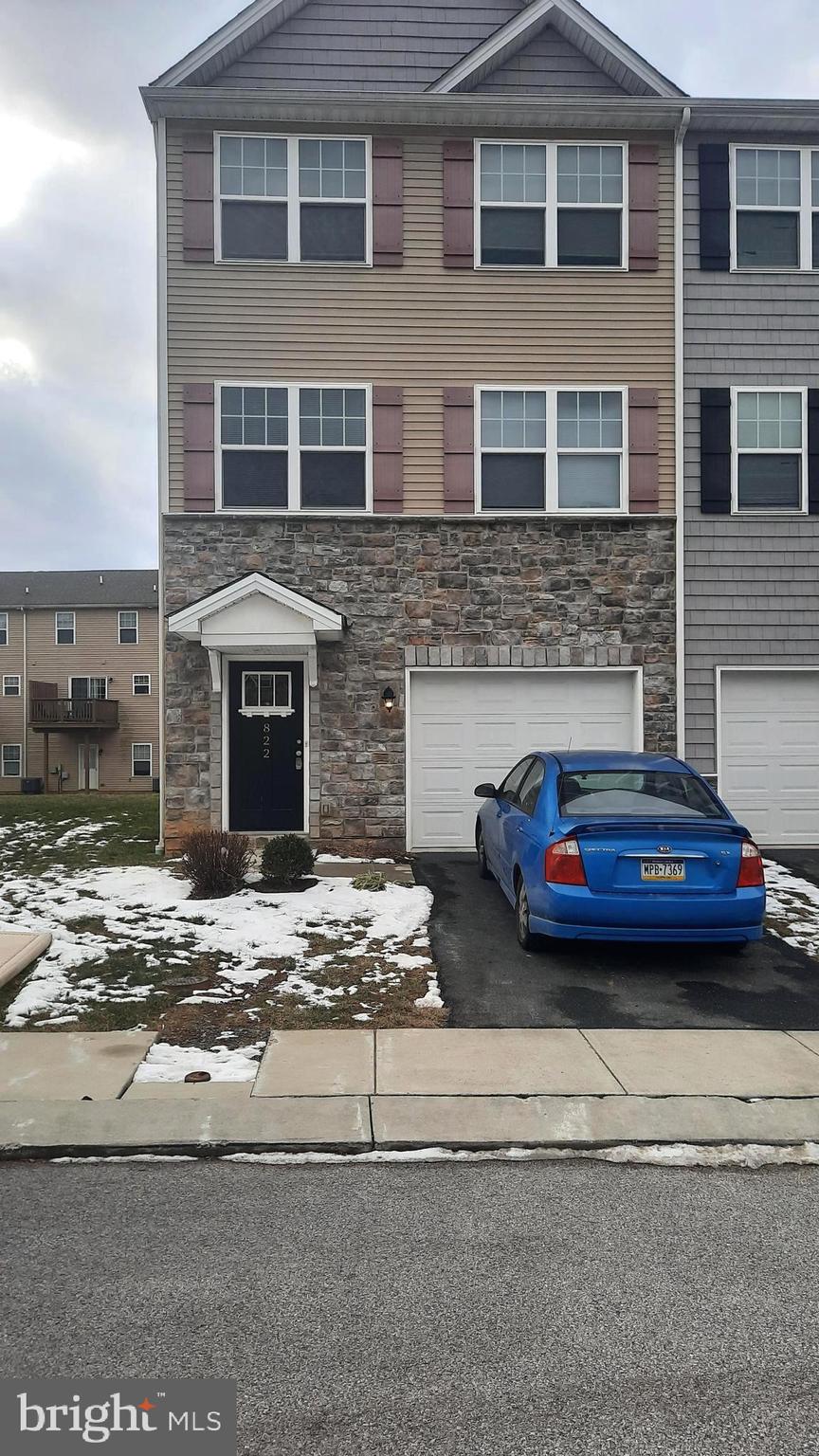 822 ADMIRALS QUAY DR