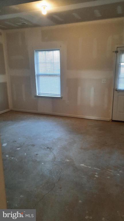 821 SCHOONER LN