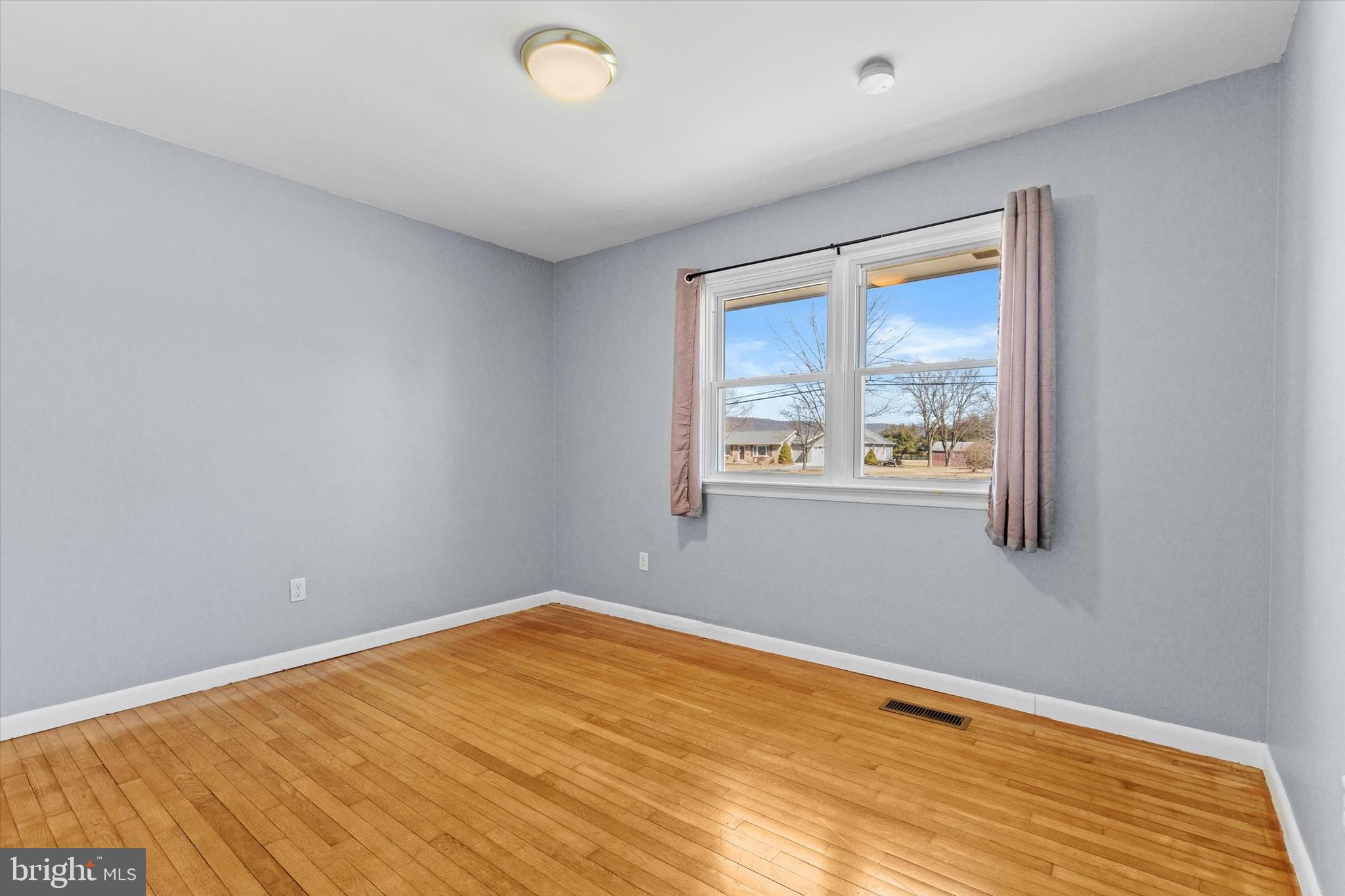 330 N Middlesex Rd