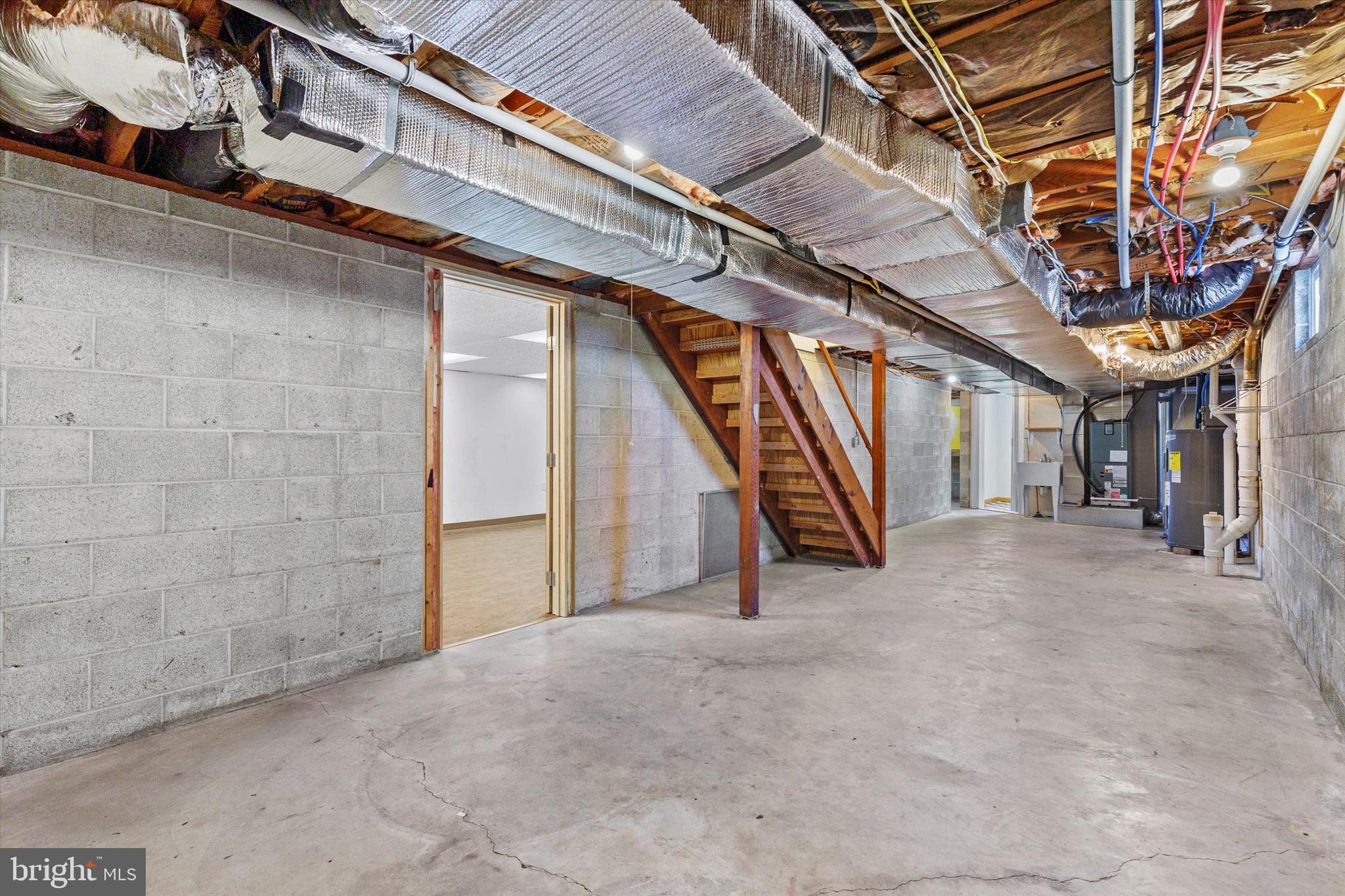 330 N Middlesex Rd
