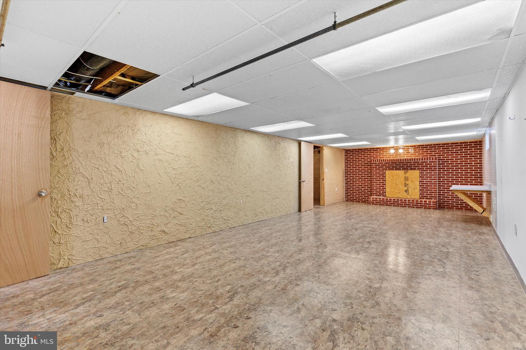 330 N Middlesex Rd