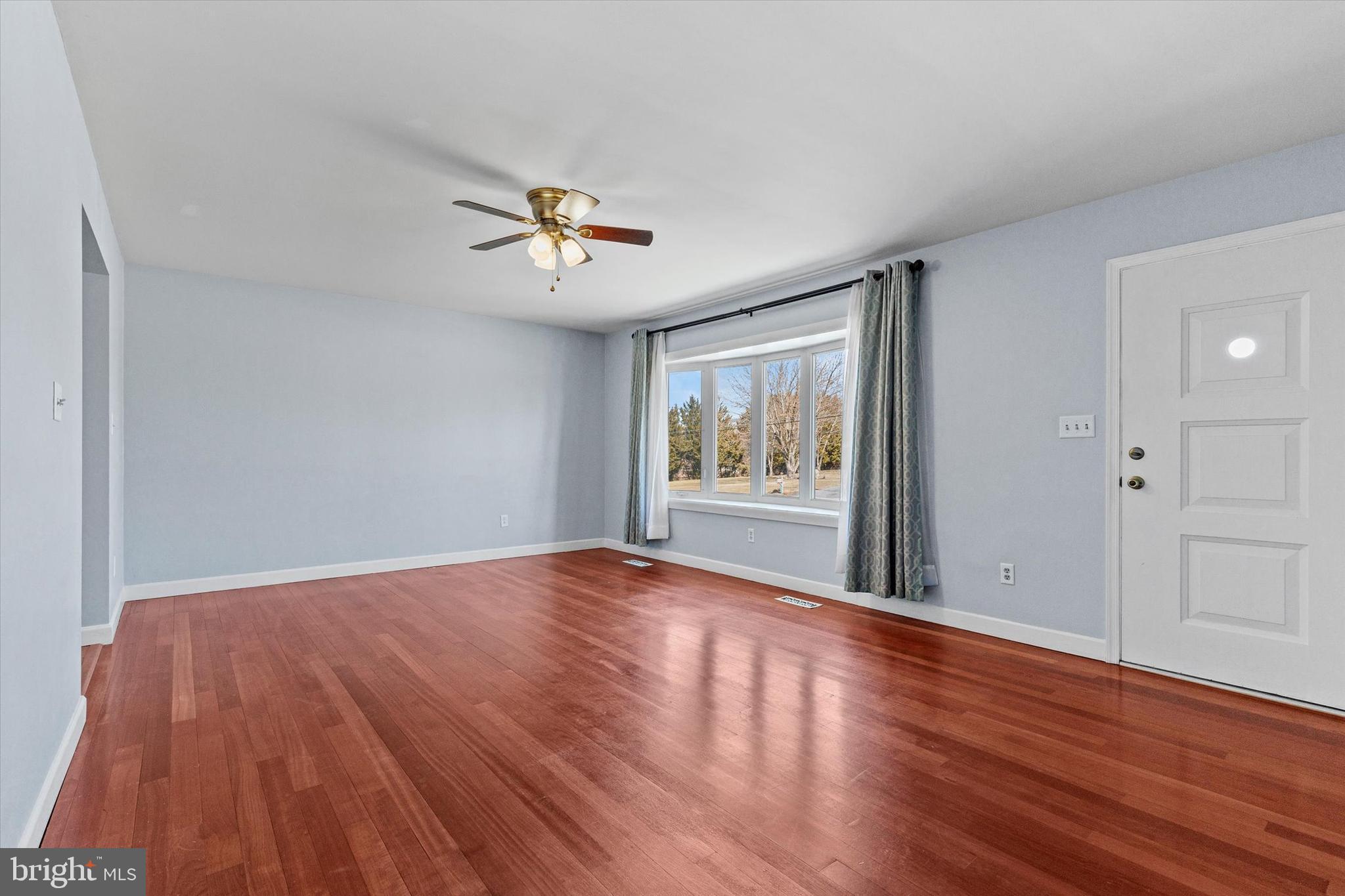 330 N Middlesex Rd