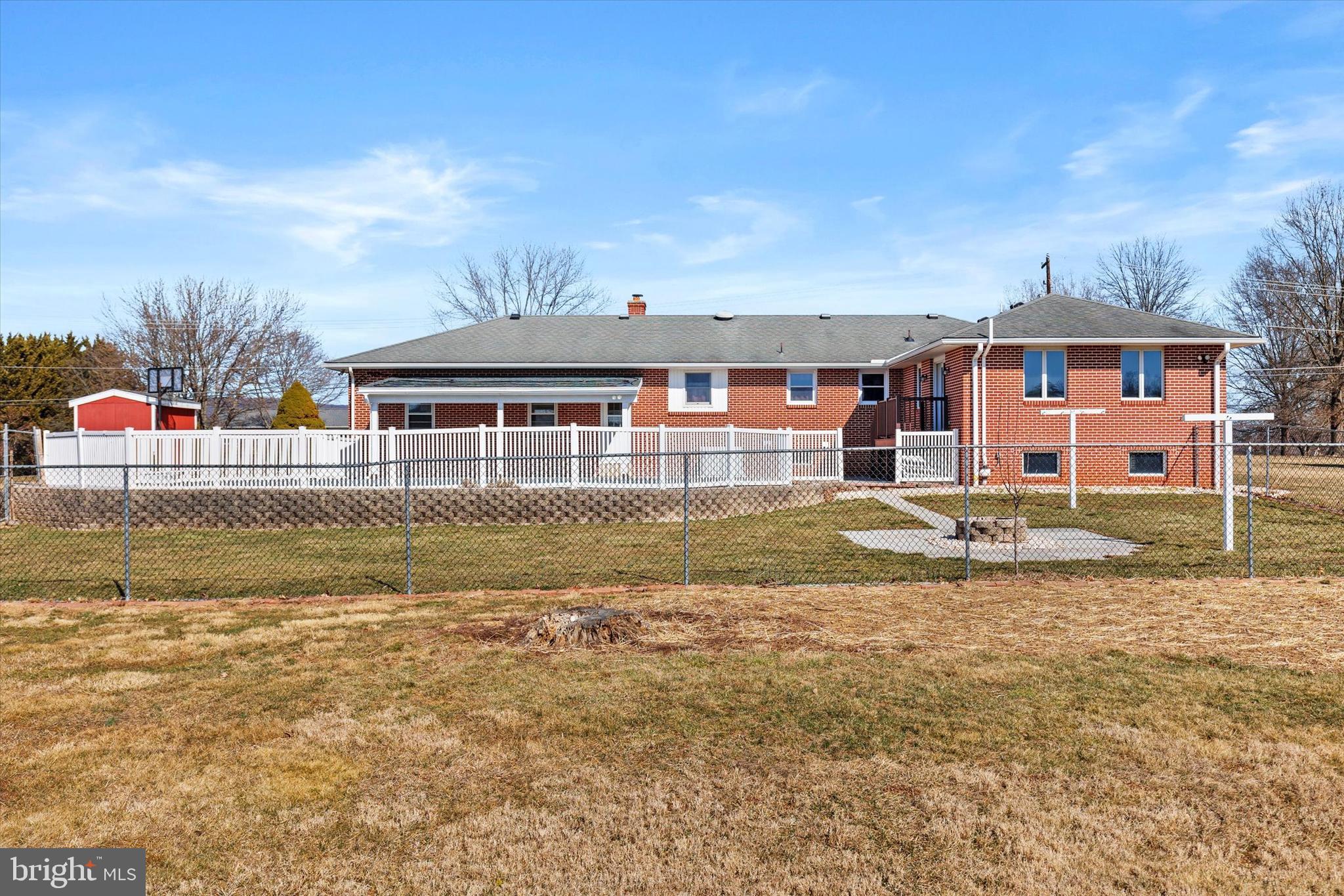 330 N Middlesex Rd