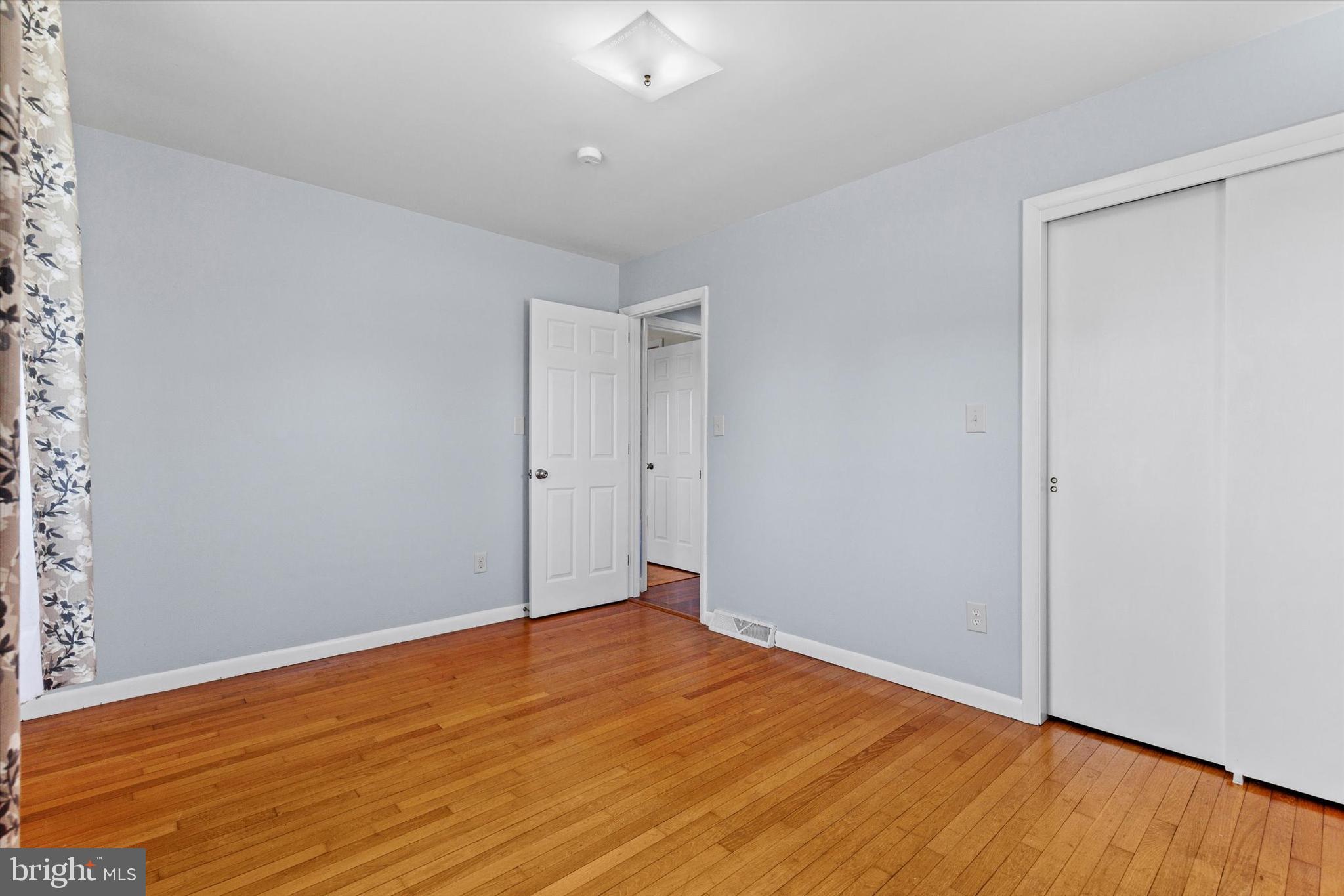 330 N Middlesex Rd
