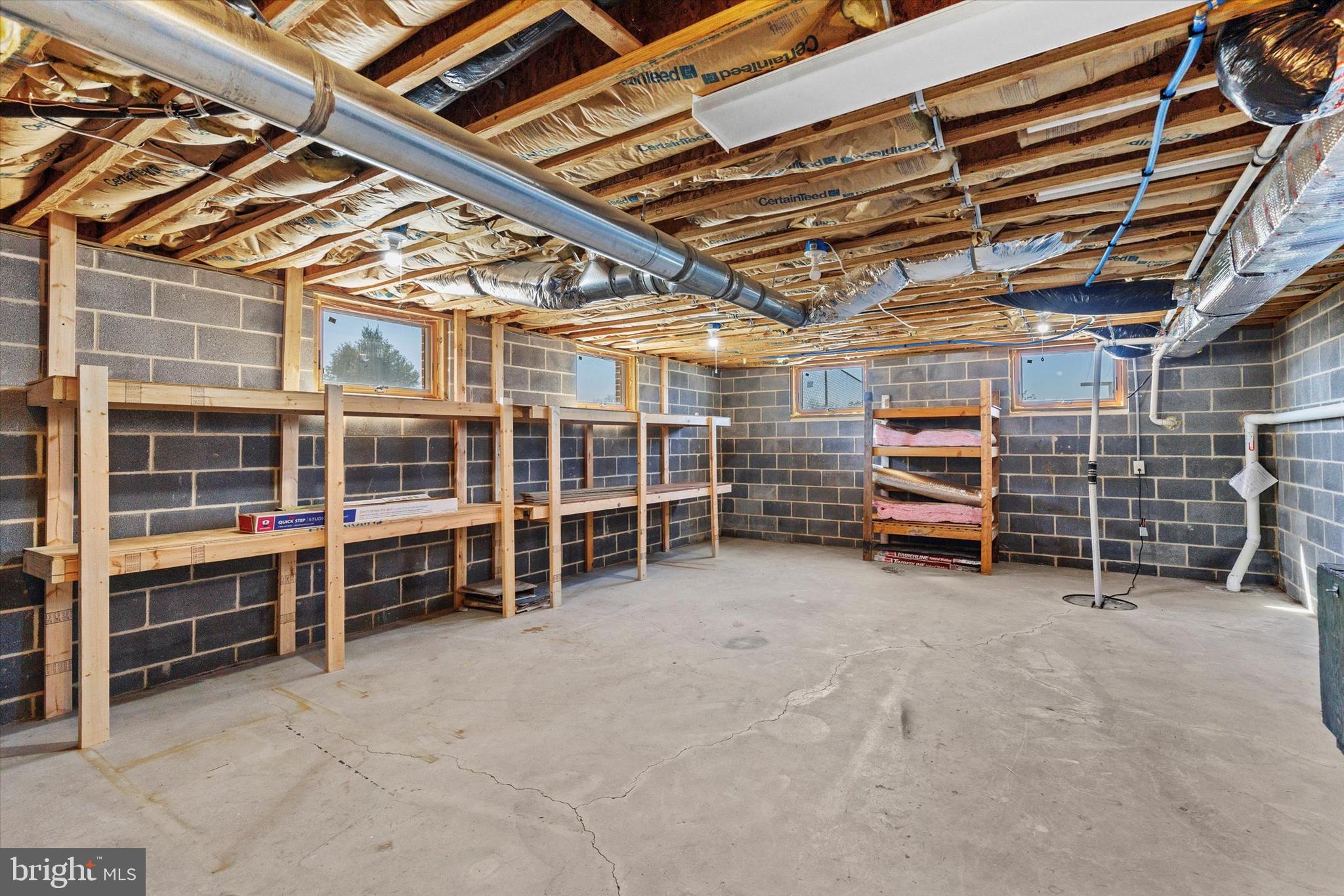 330 N Middlesex Rd