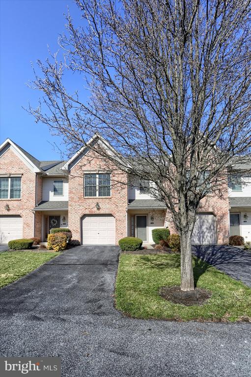 104 Melbourne Ln