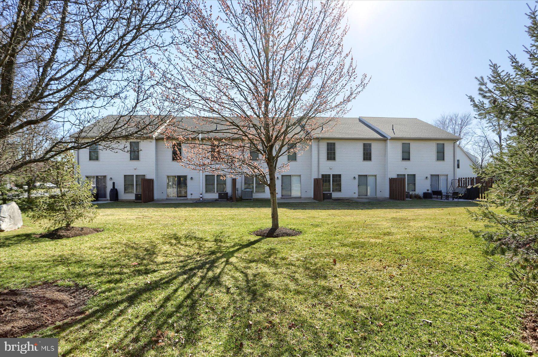 104 Melbourne Ln