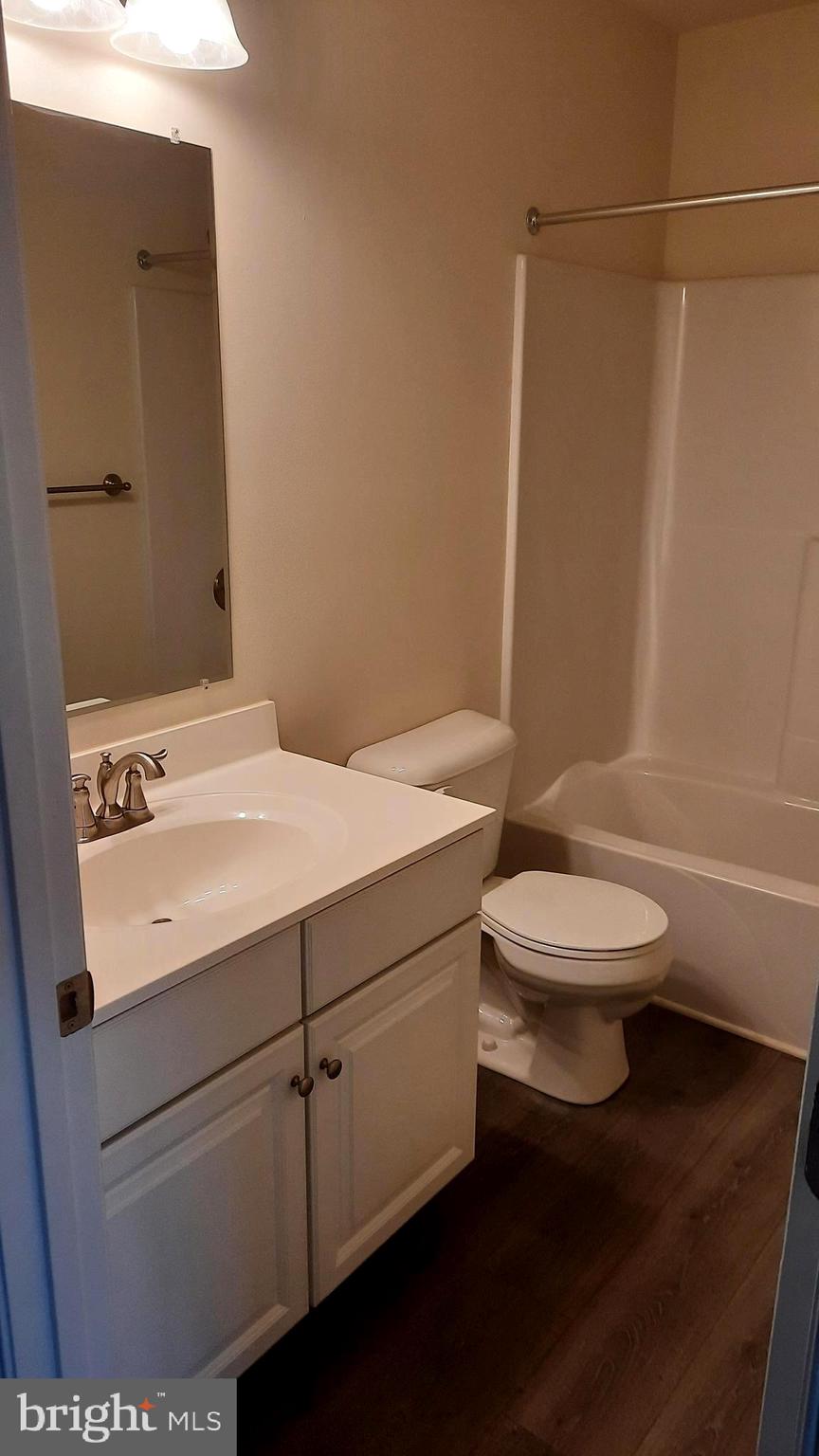 901 ADMIRALS QUAY DR