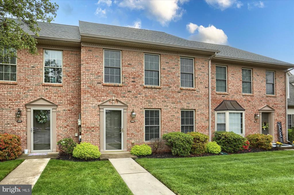108 Melbourne Ln